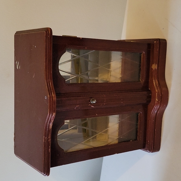 Wooden Jewelry holder with glass door - Picture 7 of 9